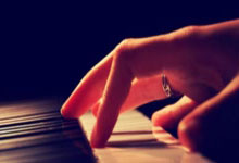 雷火电竞-当德甲霸主遇上紫金王朝：曼城“登顶湖人”背后的体育资本迷局