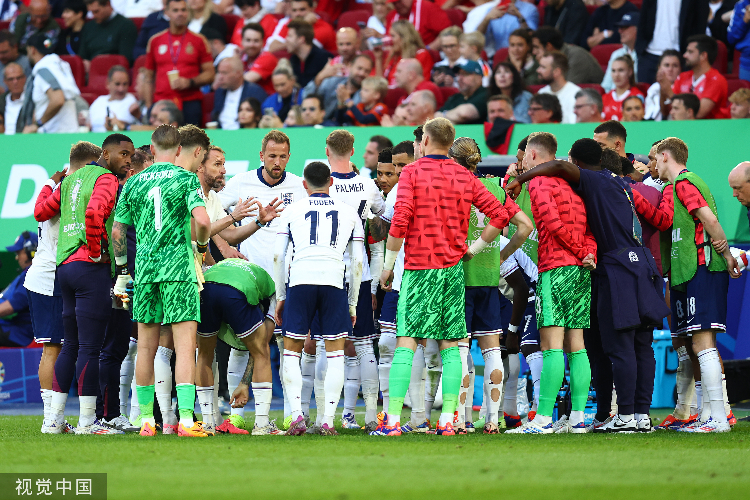 瑞士队在比赛中一路领先，最终获胜