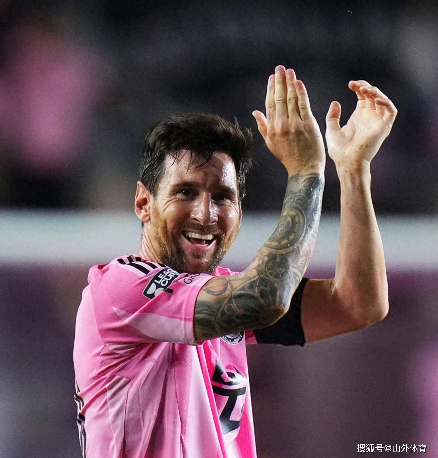 梅西梅开二度，巴萨横扫对手的简单介绍