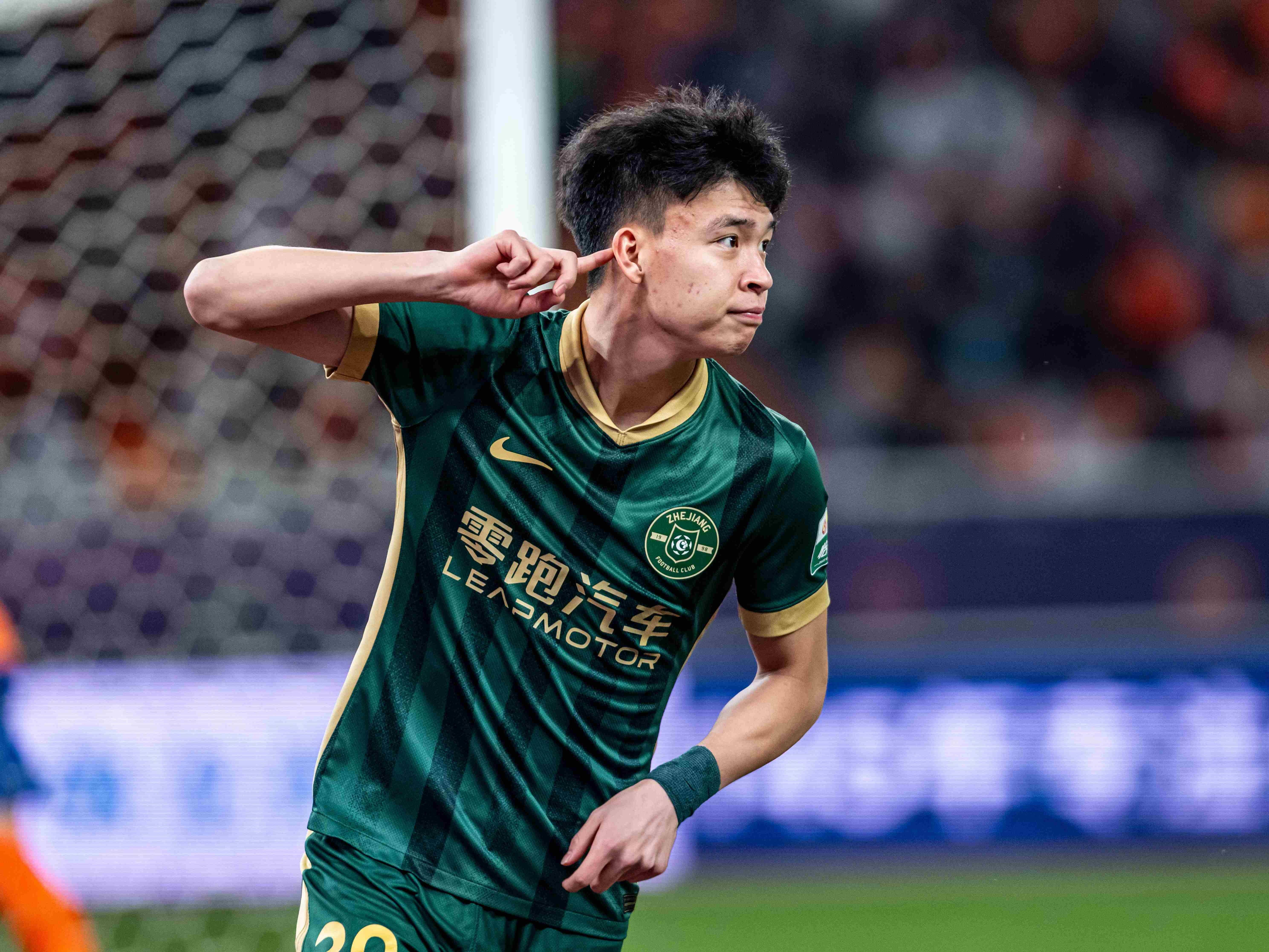 强劲球队在国内顶级联赛中称霸