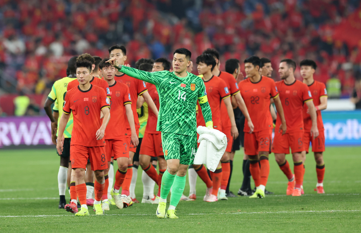 雷火电竞app-中国足球职业赛事激情开赛，球队斗志昂扬迎接挑战的简单介绍