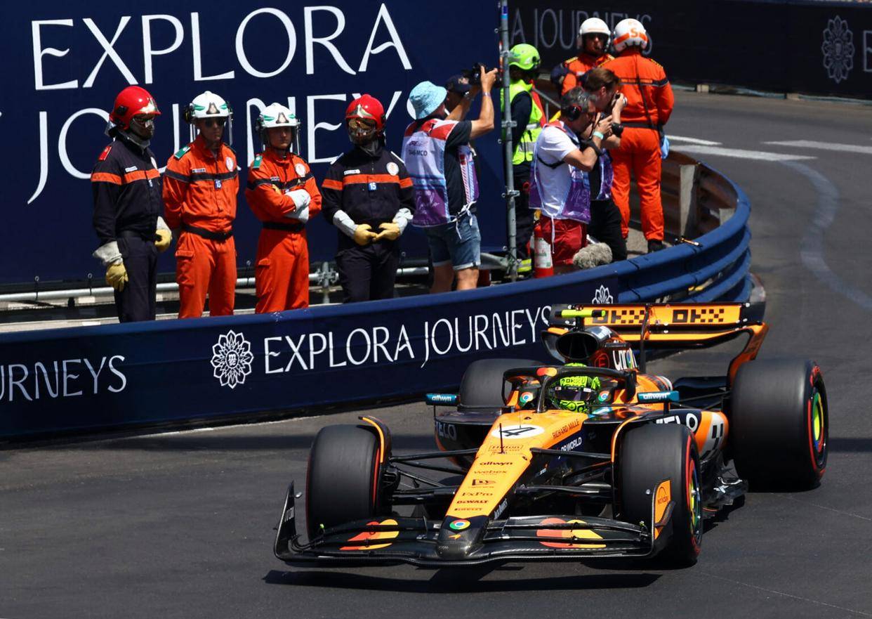 雷火电竞合作-红牛车队横扫迈凯伦，塞恩斯点燃赛场的简单介绍