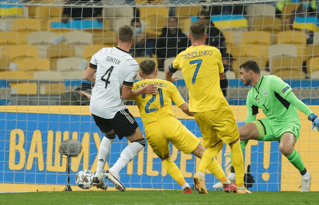 雷火电竞官网-萨莱多主场反败，通过进球差距获胜