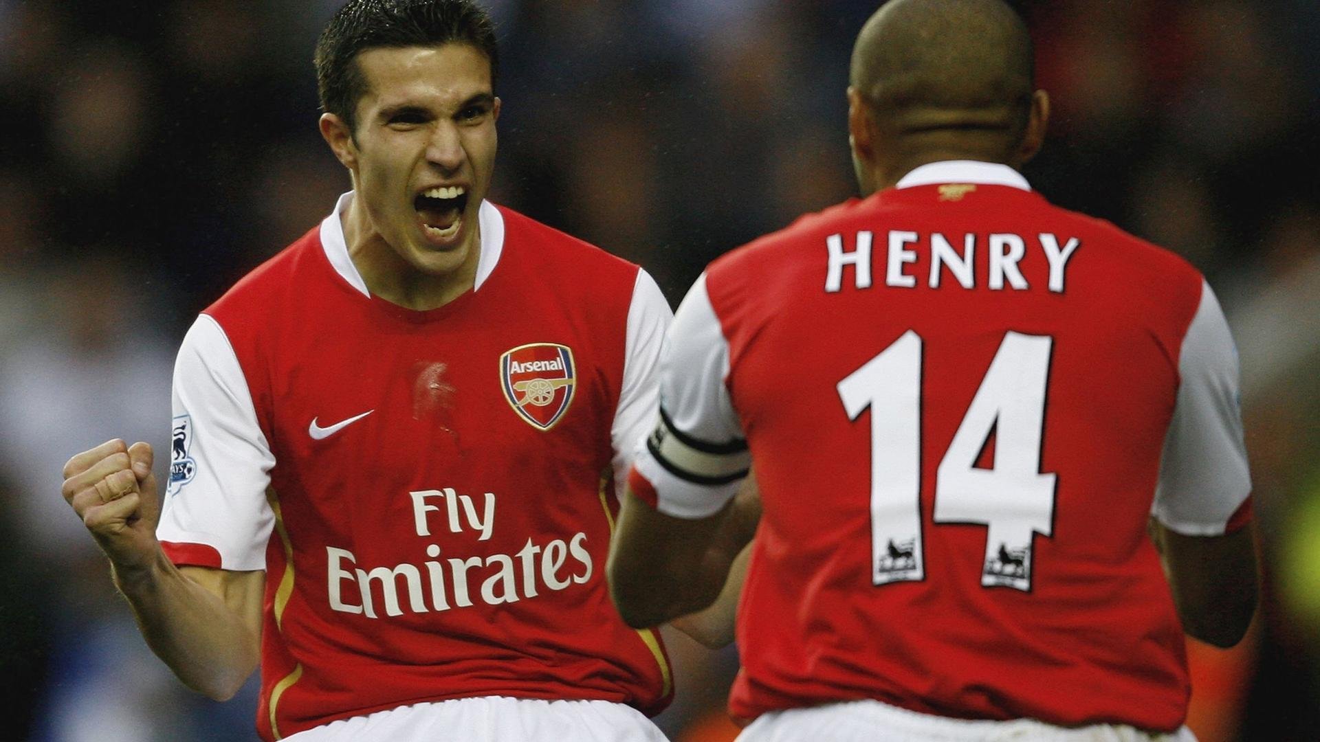 雷火电竞入驻-加维节奏完全掌控，阿森纳火力压制伊拉克，绿茵场上的战术交响曲