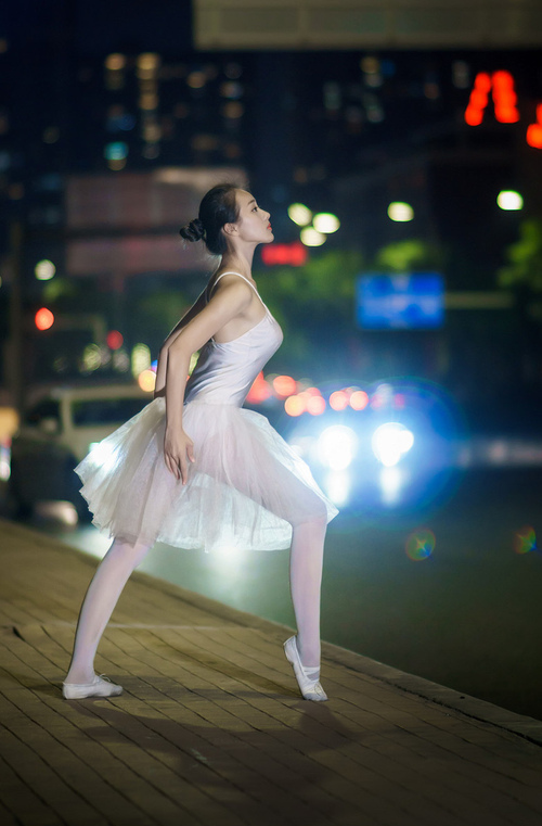 雷火电竞app-神匠对局，杜兰特末节15分斩落掘金，让胜利成为命运孤注一掷的艺术