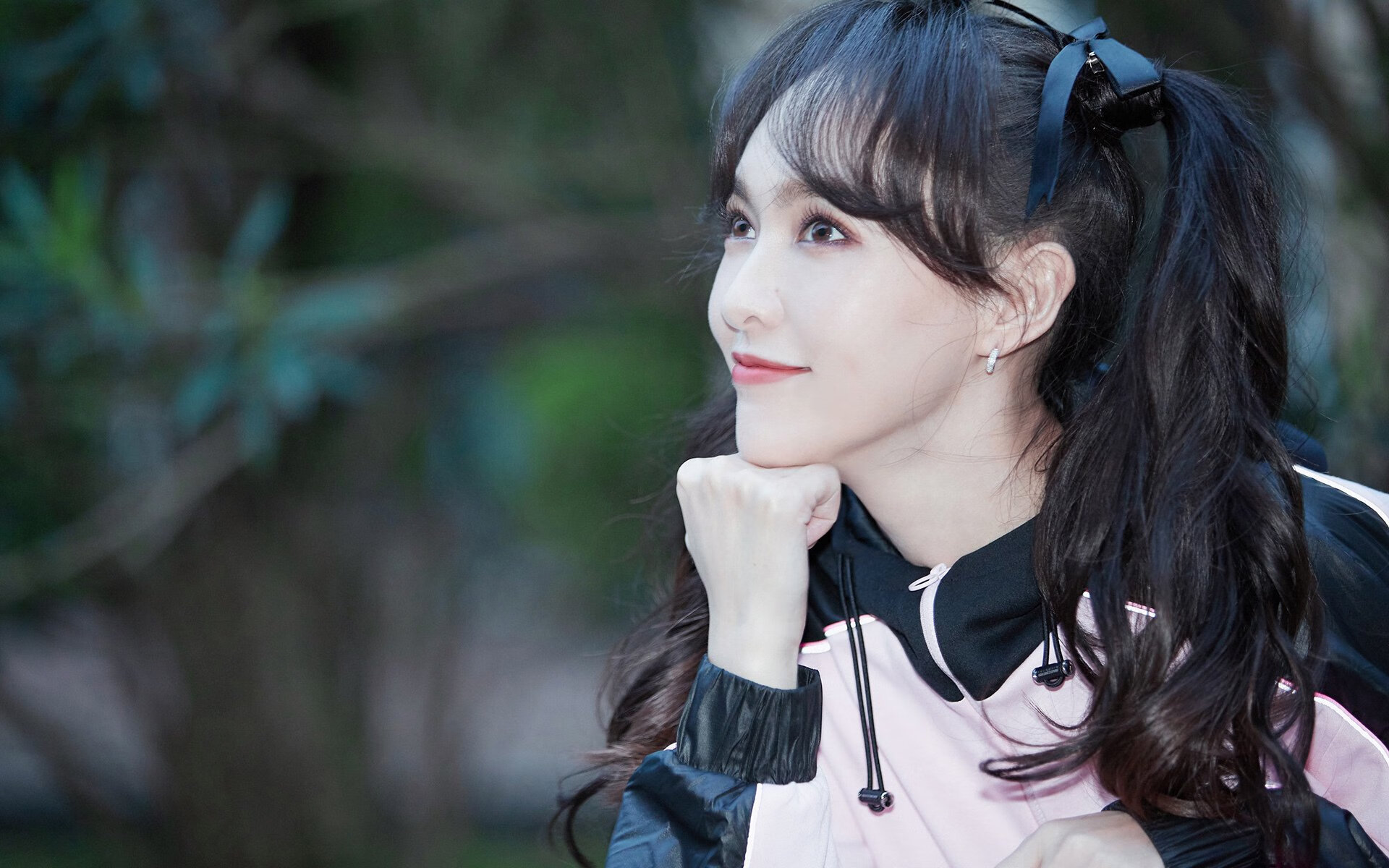 雷火电竞app-从球场到赛道，当篮网用F1战术锁死太阳，伦纳德在街道赛上演终极接管