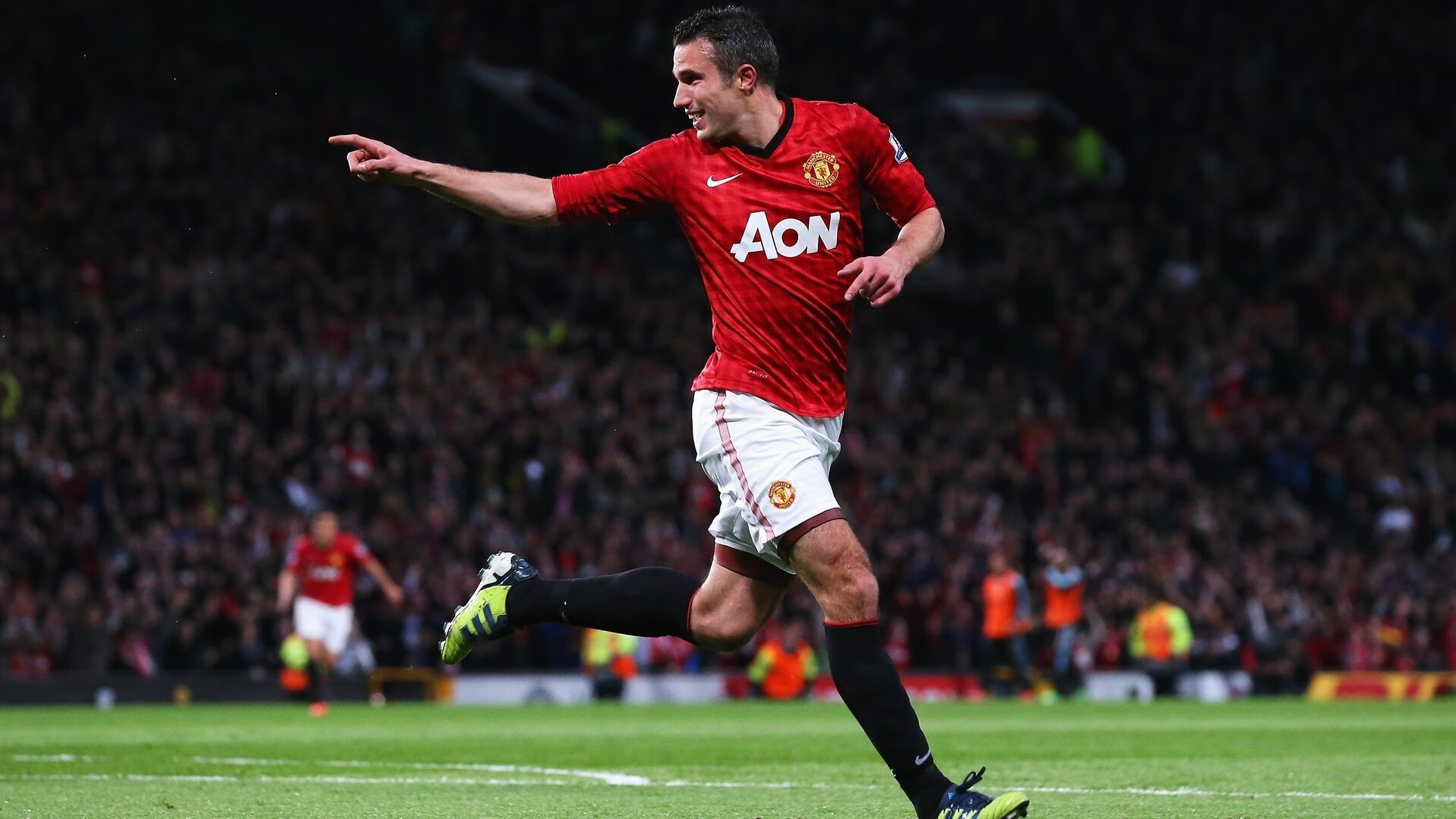 神锋变神盾,当莱奥的利刃化为锁链,拜仁的尖矛为何无声哑火?